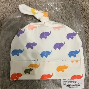 Infant hat 🌈 🐘 NWT